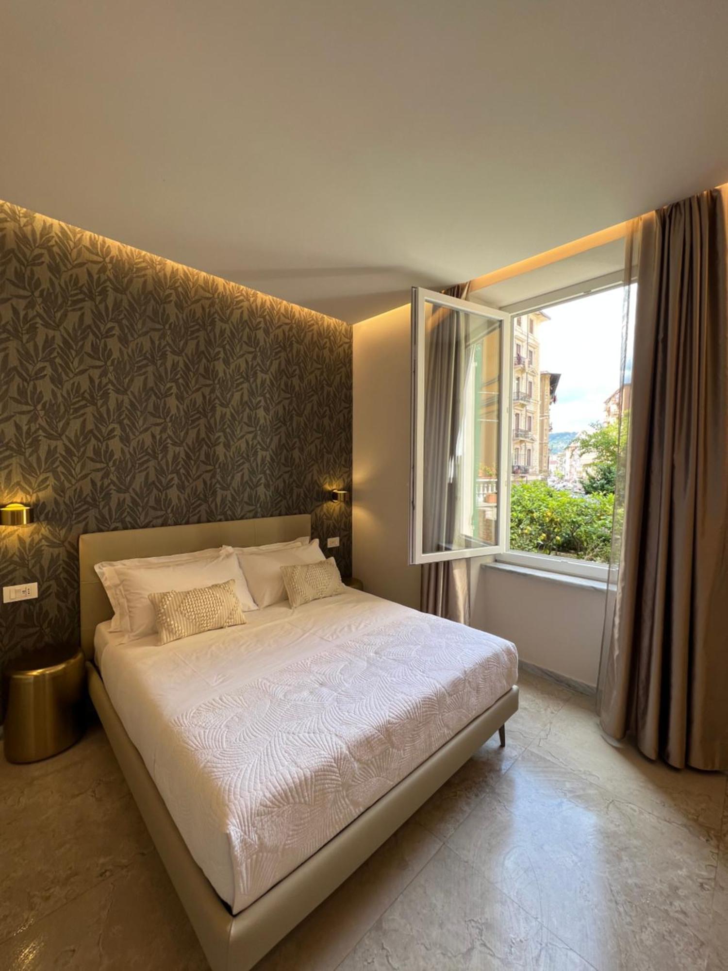 Elegant Rooms Специя Экстерьер фото